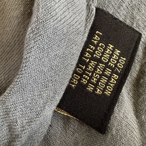 Saachi Scarf - Picture 5 of 5